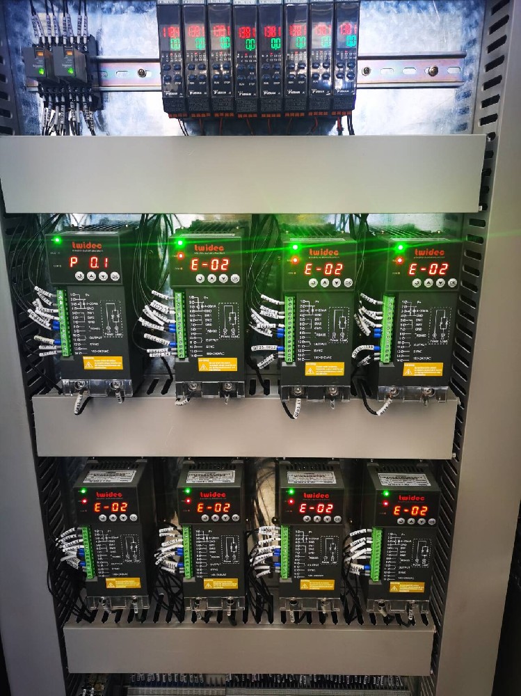 电力调整器输出电压过低的原因和解决法子有哪些？