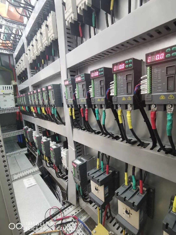 电力调整器与区块链技术结合，能否实现电力分配的去中心化和更高效监管？